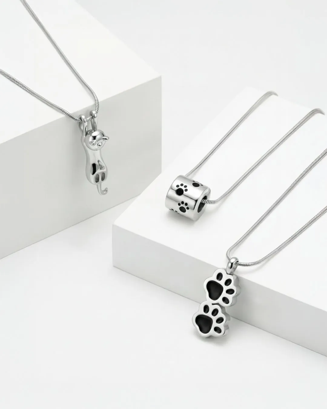 Más collares portacenizas